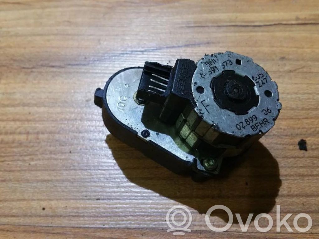 BMW 3 E36 Oro sklendės varikliukas 
