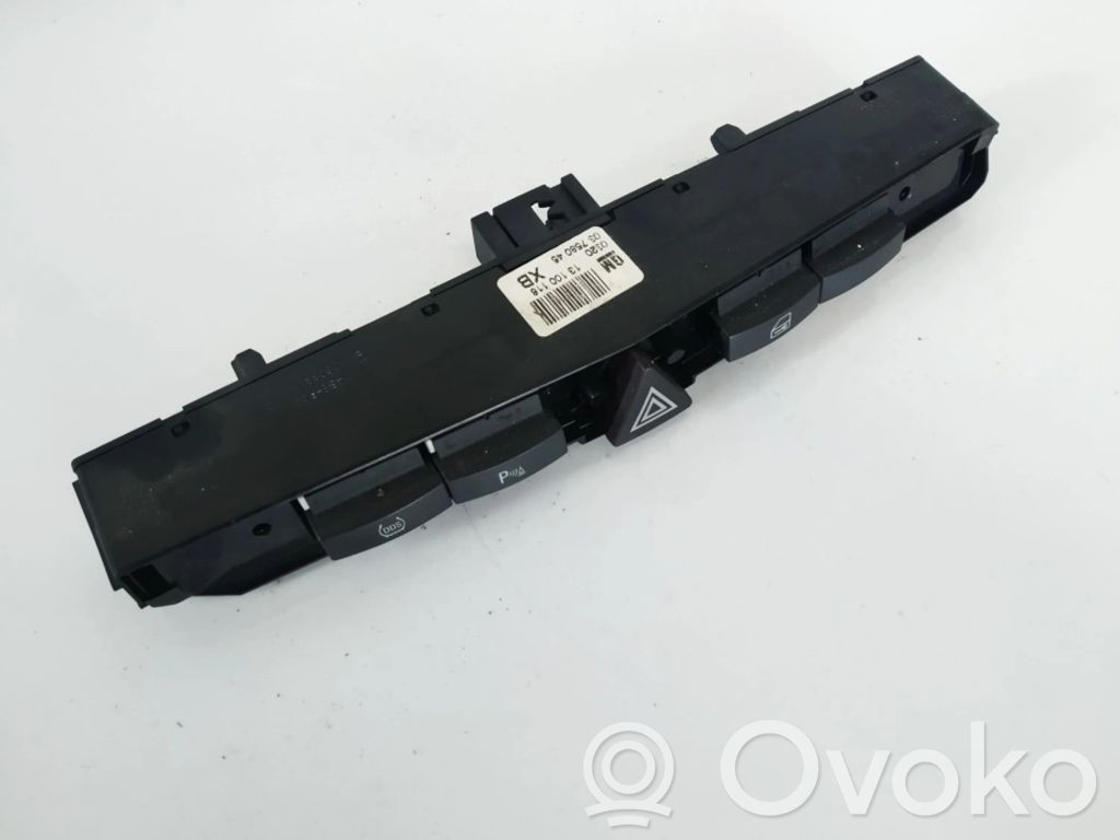 Opel Astra H Przycisk świateł awaryjnych 