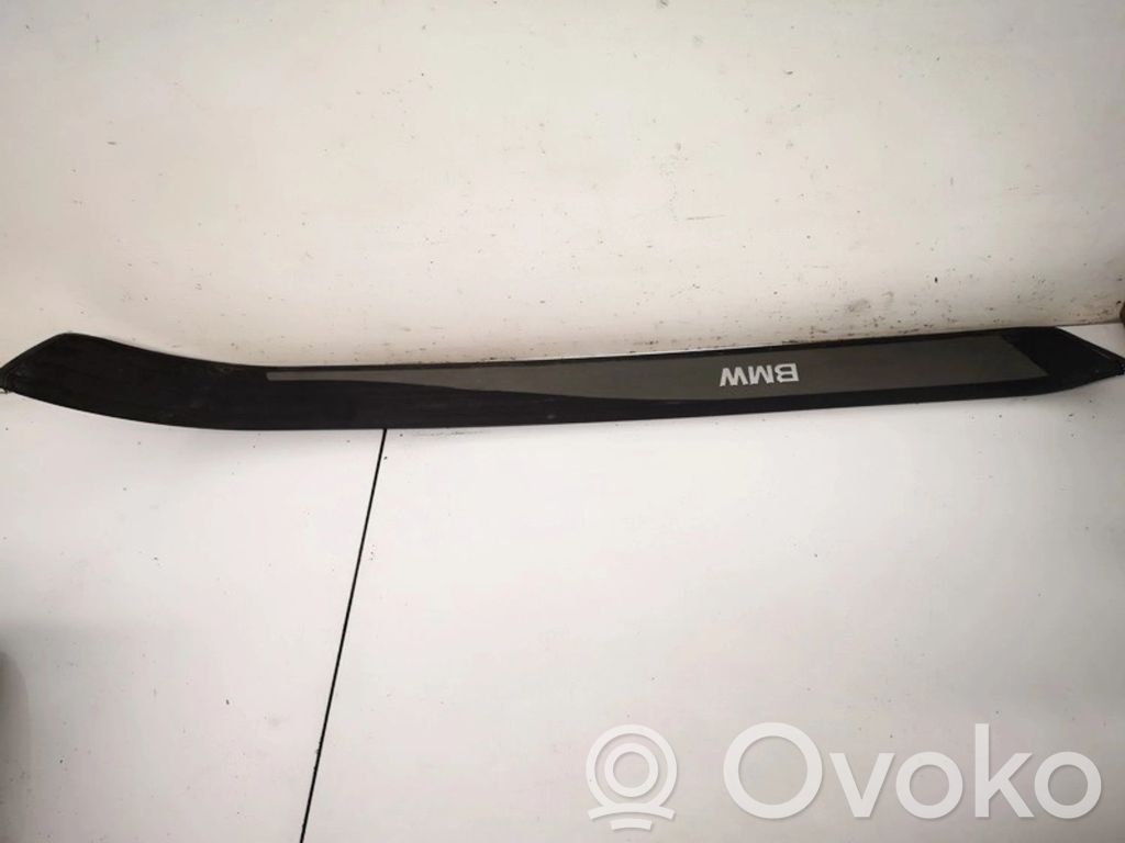 BMW 5 E60 E61 Copertura del rivestimento del sottoporta anteriore 