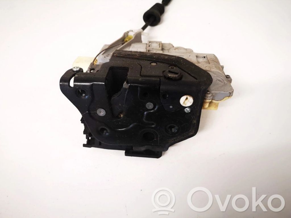 Volkswagen PASSAT B6 Zamek drzwi tylnych 