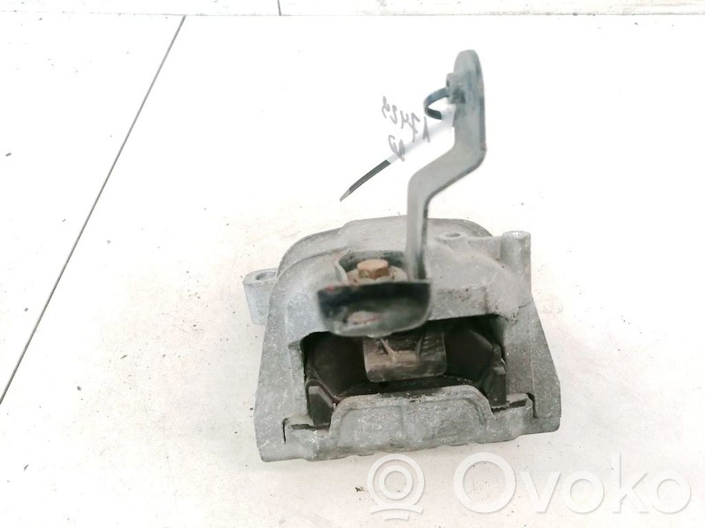 Volkswagen Golf V Suport tampon motor