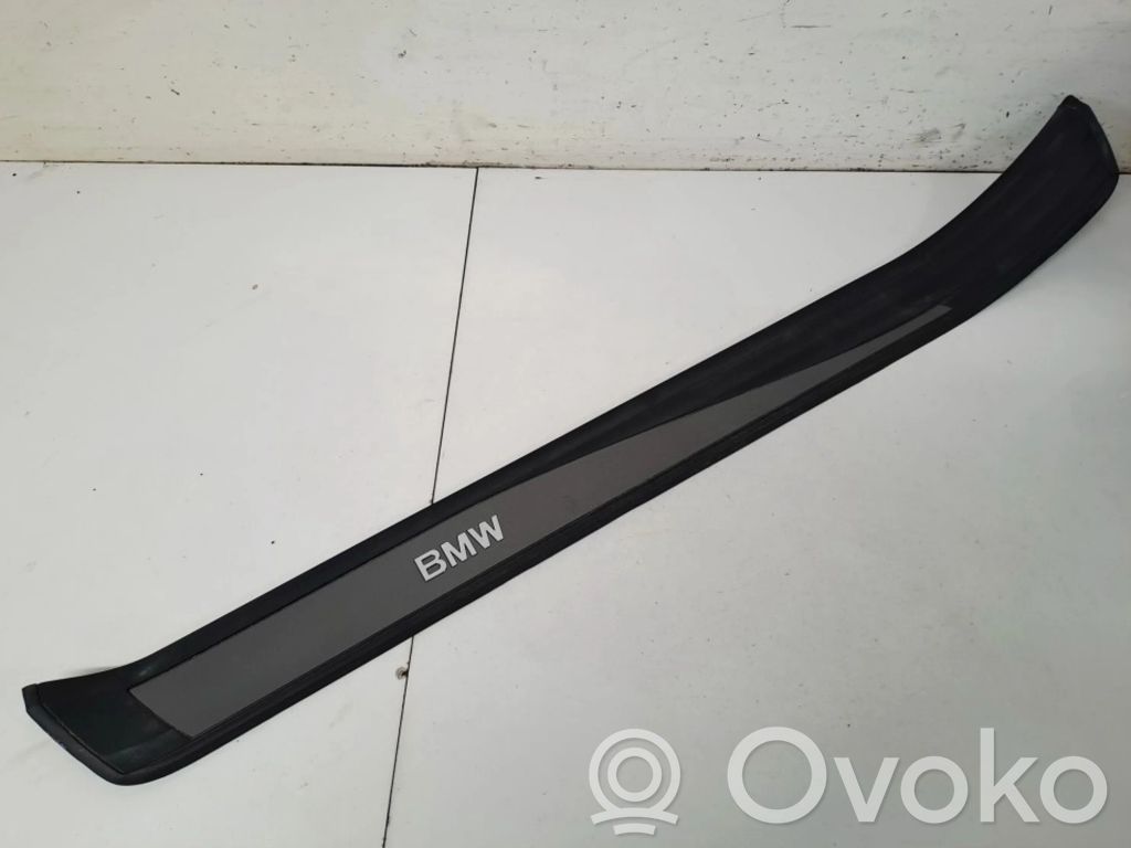 BMW 5 E60 E61 Copertura del rivestimento del sottoporta anteriore