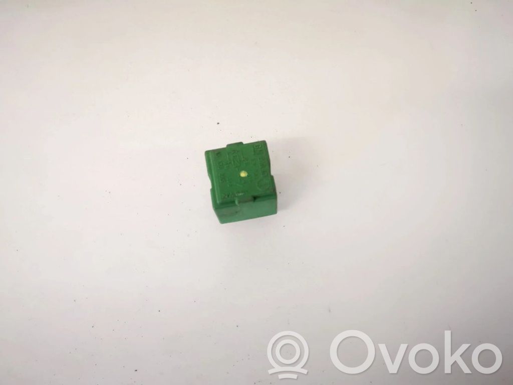 Otros relés   13136665,13136665