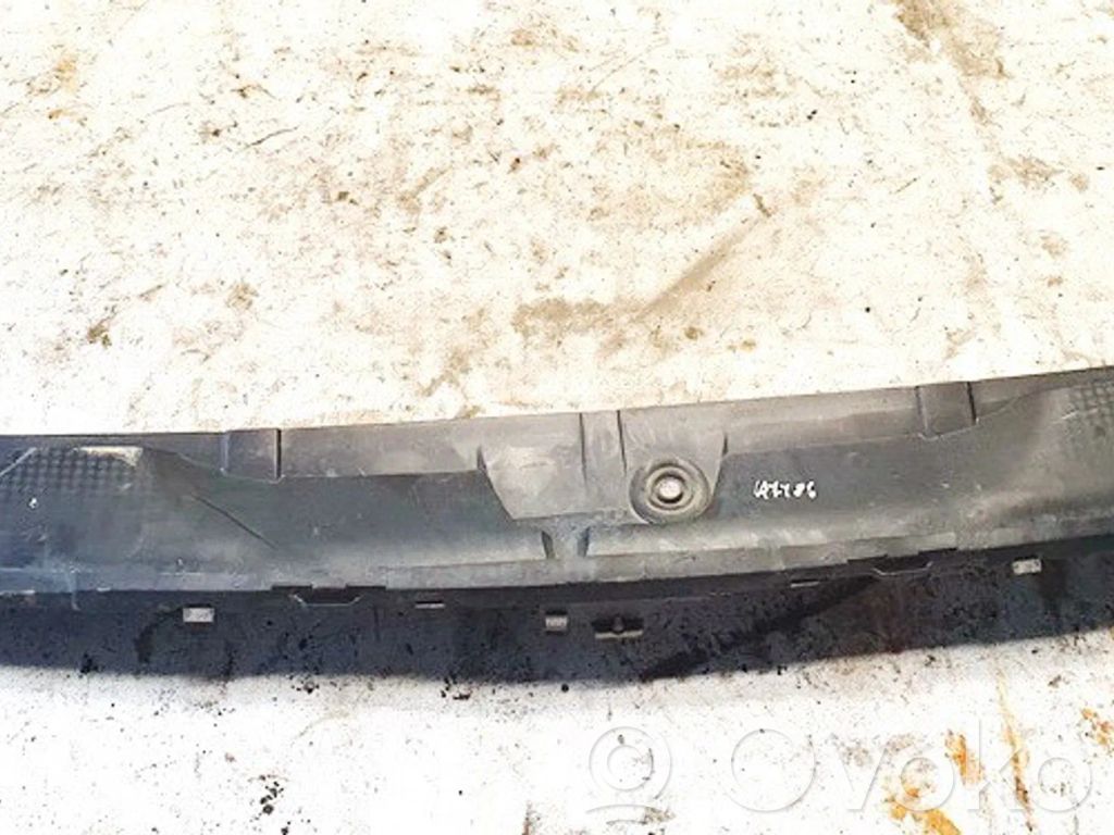 Toyota Avensis Verso Podszybie przednie 