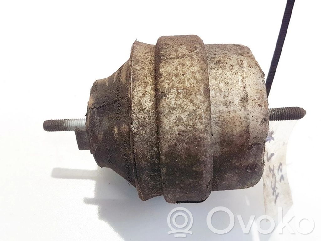 Audi A4 S4 B5 8D Suport tampon motor 