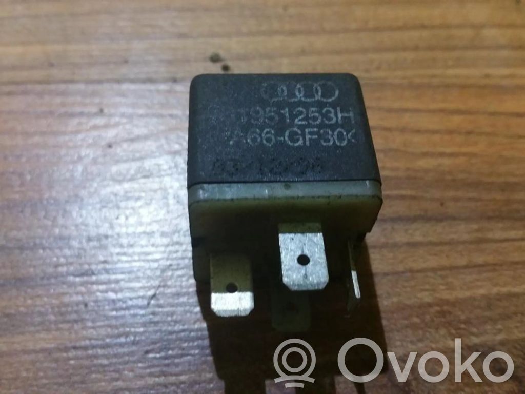 Audi A6 S6 C5 4B Autres relais 