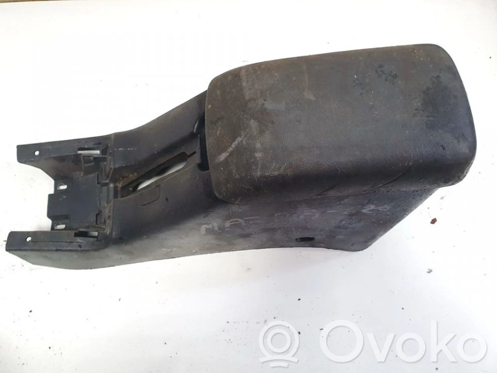 Mazda 626 Accoudoir 