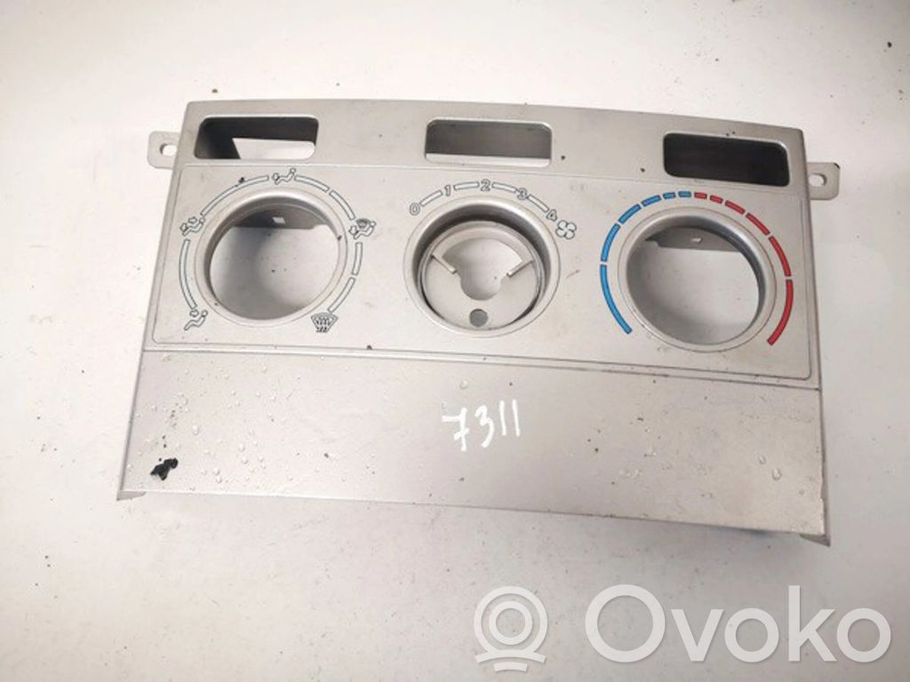 Toyota Corolla Verso AR10 Altra parte interiore 