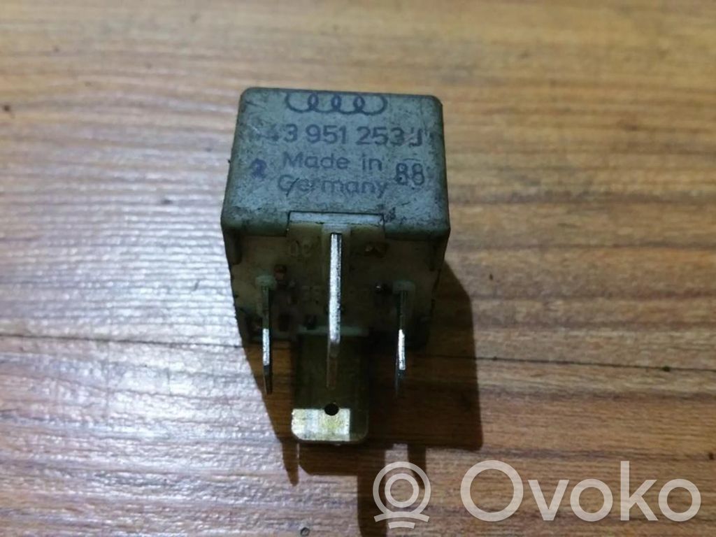Audi A4 S4 B5 8D Alte relee 