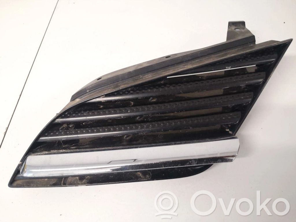 Nissan Primera Atrapa chłodnicy / Grill 