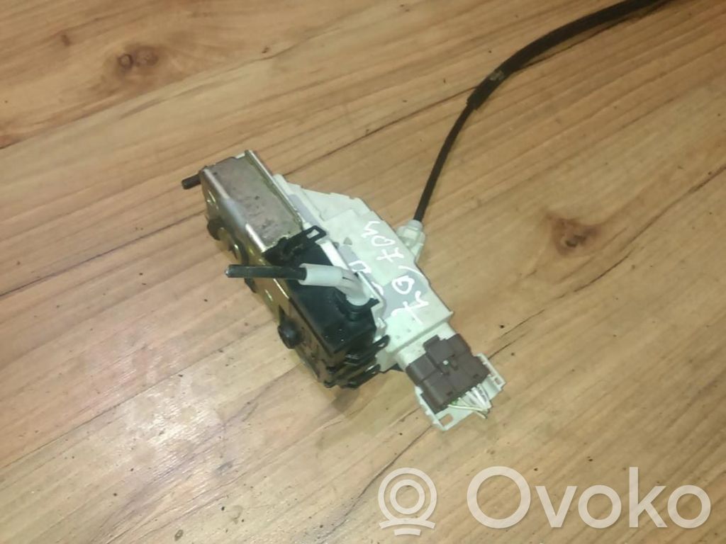 Peugeot 407 Front door lock 