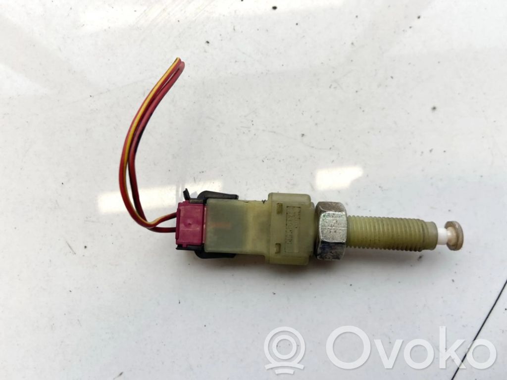 Audi A4 S4 B5 8D Comutator senzor pedală frână 