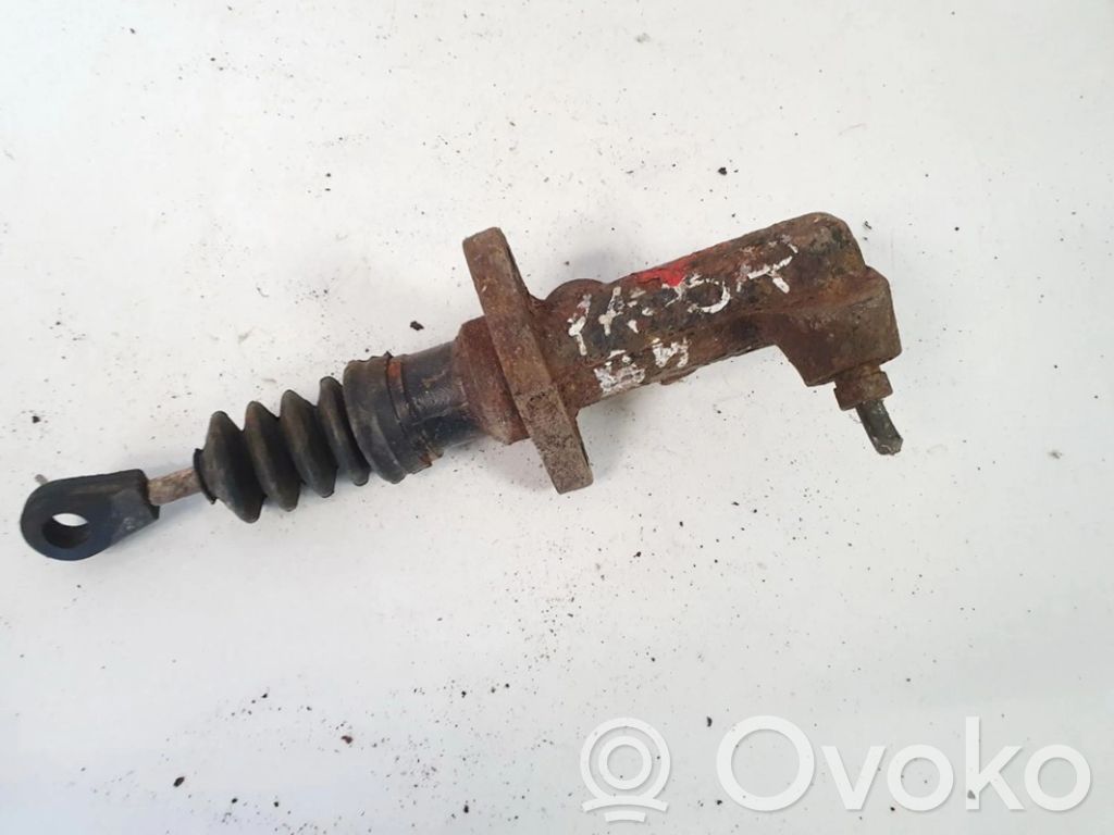Volkswagen PASSAT B4 Pompa della frizione
