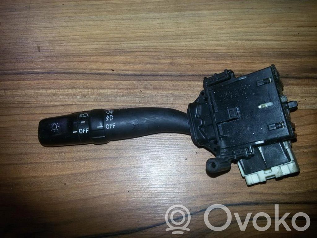 Toyota Avensis T250 Leva indicatori