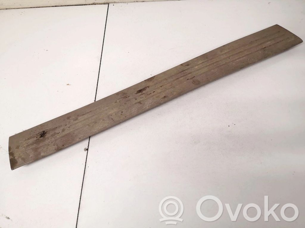Chrysler Voyager Copertura del rivestimento del sottoporta anteriore 