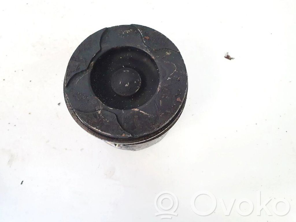 Nissan Almera N16 Piston 