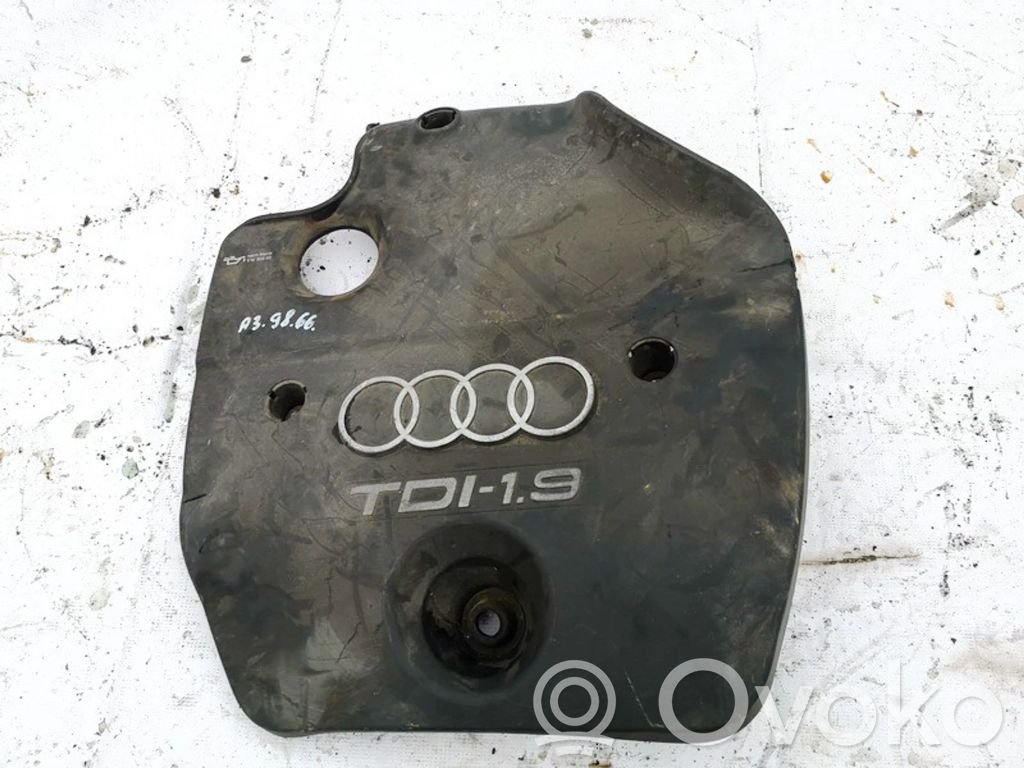 Volkswagen Golf IV Couvercle cache moteur