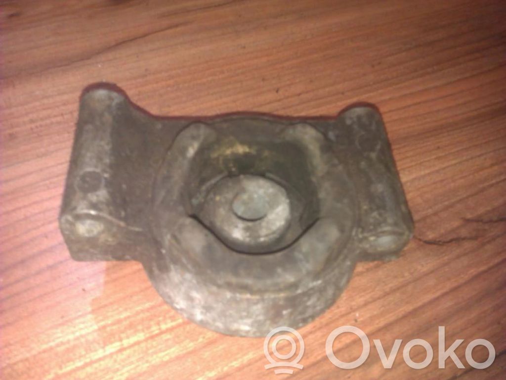 Audi 80 90 S2 B4 Engine mount bracket 