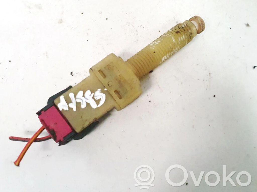 Volkswagen PASSAT B5 Comutator senzor pedală frână 