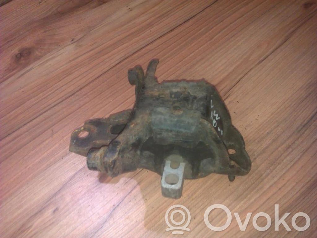 Volkswagen Polo IV 9N3 Supporto di montaggio del motore