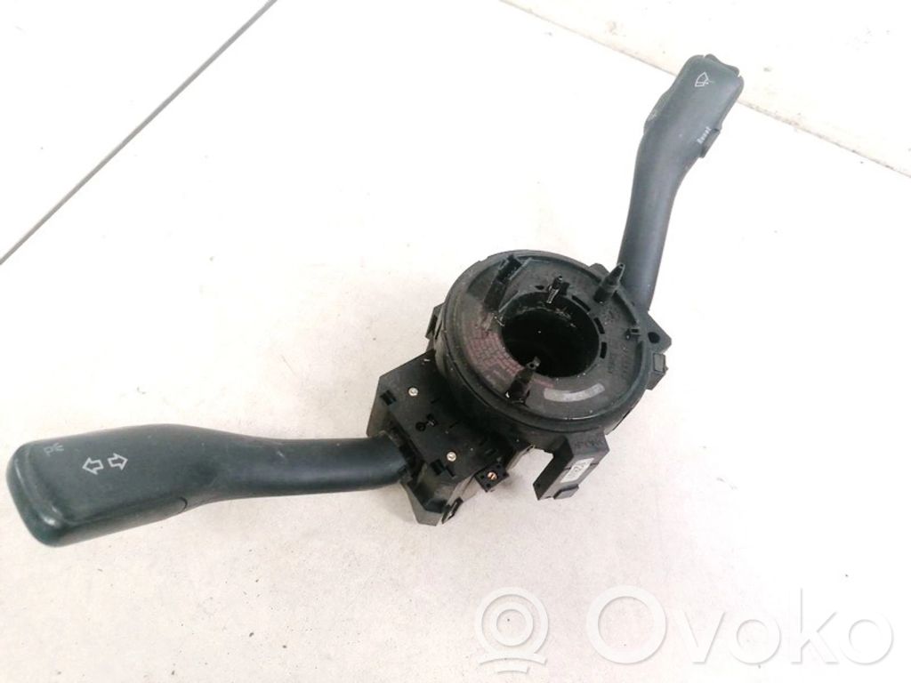 Volkswagen PASSAT B5 Leva/interruttore dell’indicatore di direzione e tergicristallo