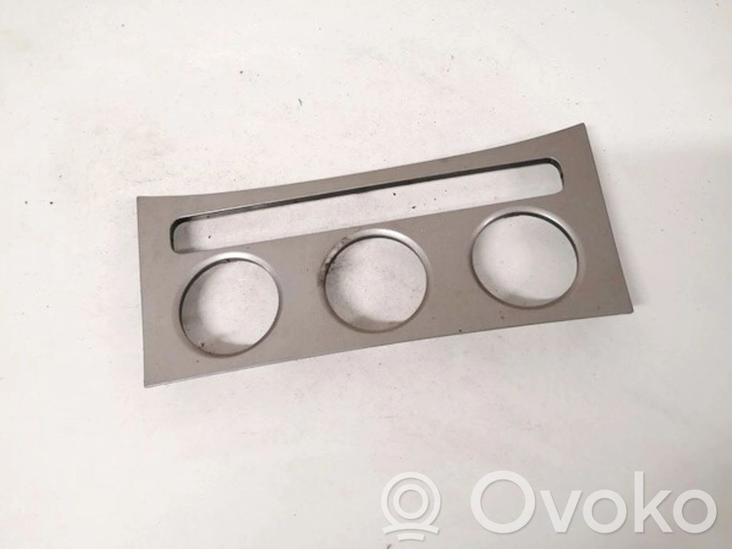 Volkswagen PASSAT B6 Moldura del panel 