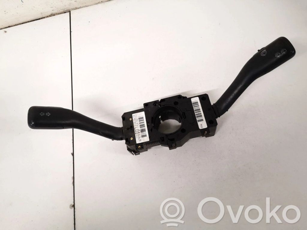 Volkswagen Golf IV Leva/interruttore dell’indicatore di direzione e tergicristallo