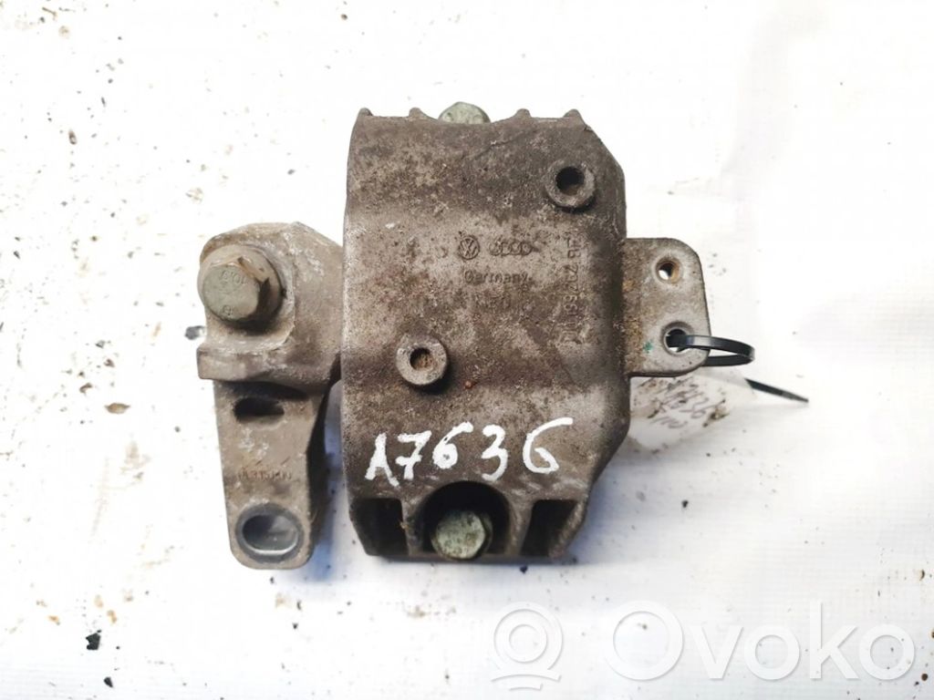 Volkswagen Golf IV Supporto di montaggio del motore