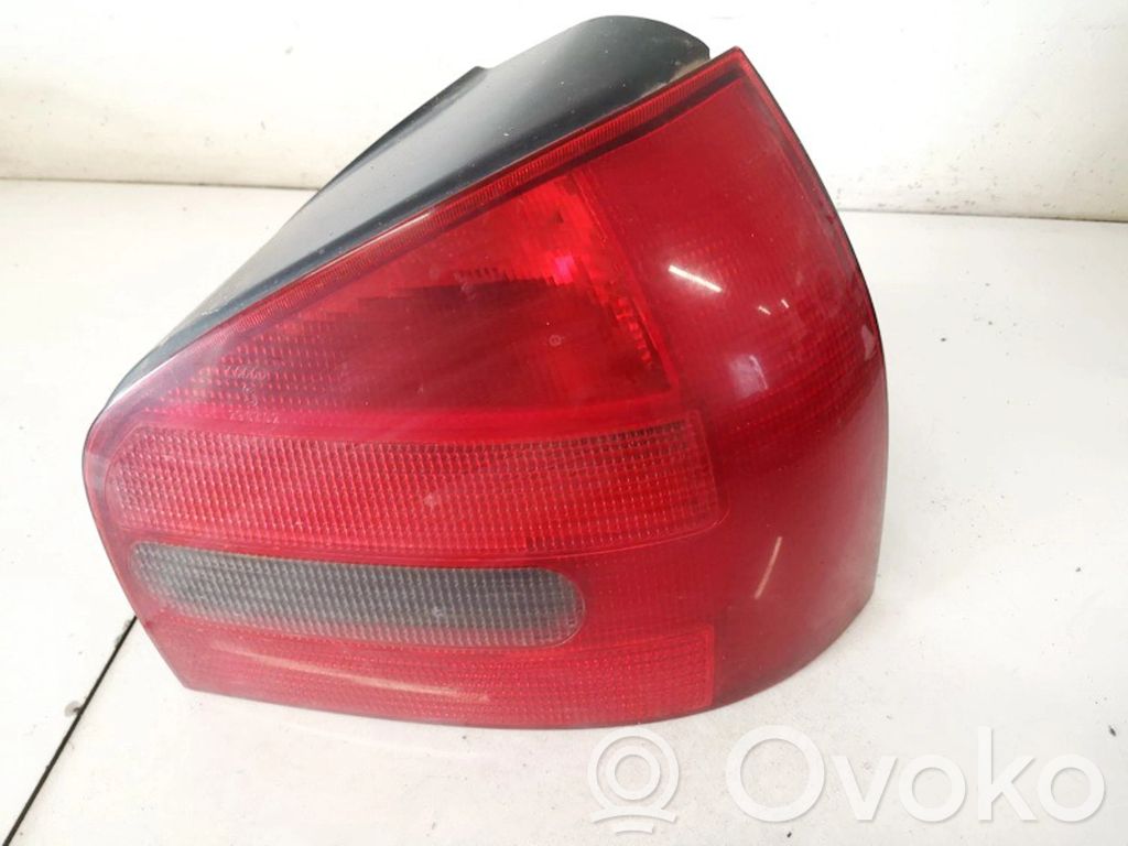 Lampa tylna   8L0945096,8L0945096