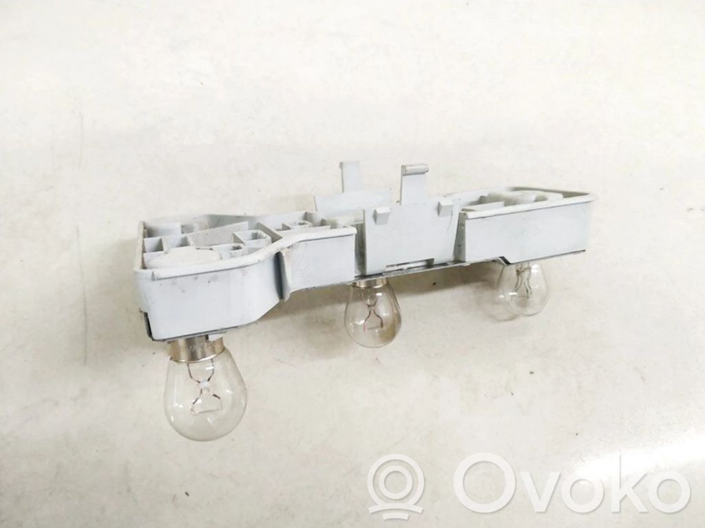 Volkswagen PASSAT B5 Suport becuri lampă spate 