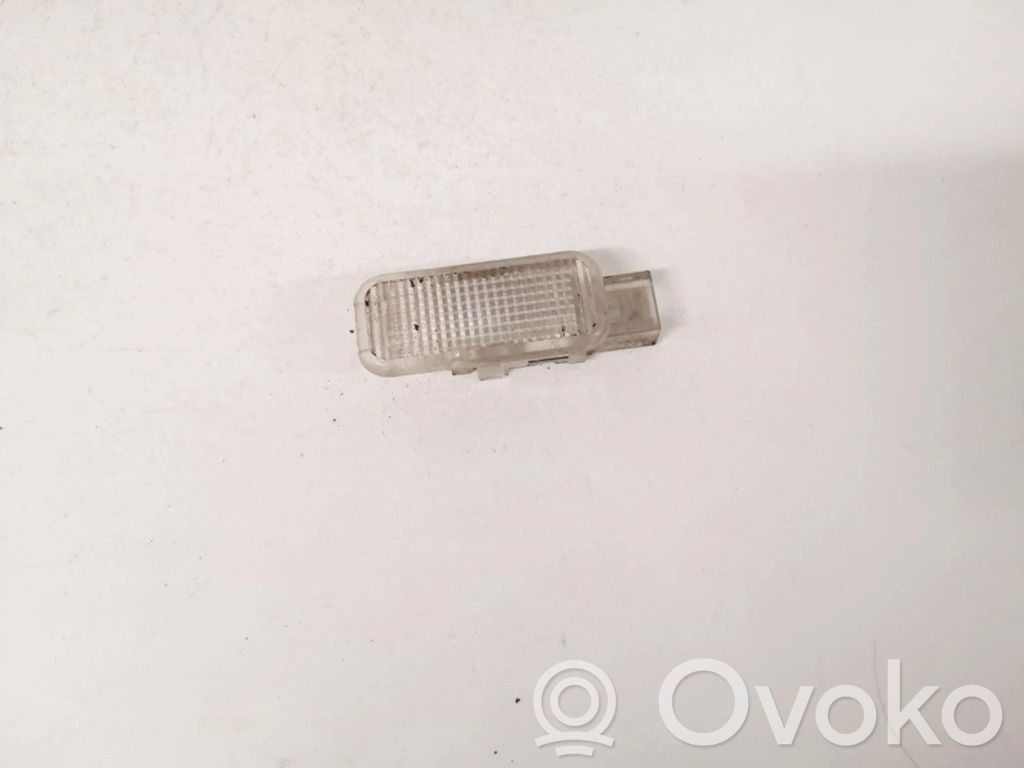 Otras luces interiores   3B0947415B,3B0947415B