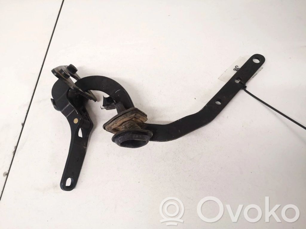 Volvo V70 Tailgate/trunk/boot hinge 
