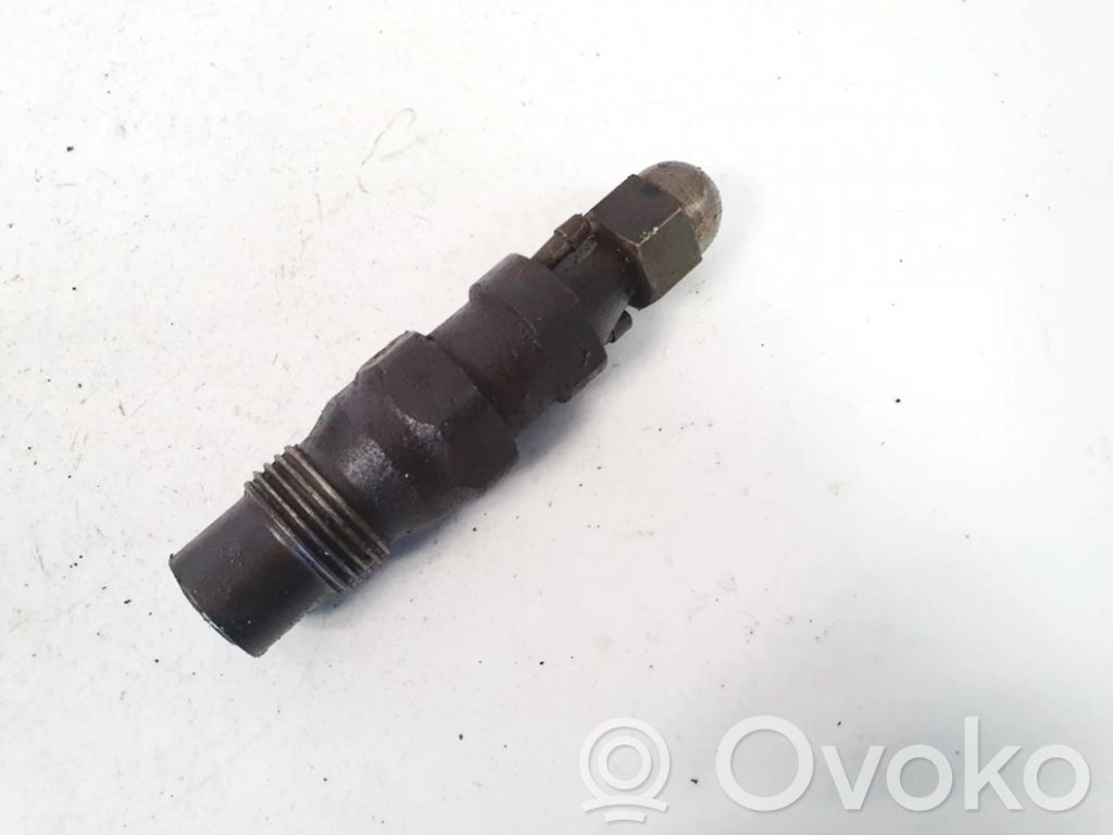 Volkswagen PASSAT B5 Wtryskiwacz paliwa 