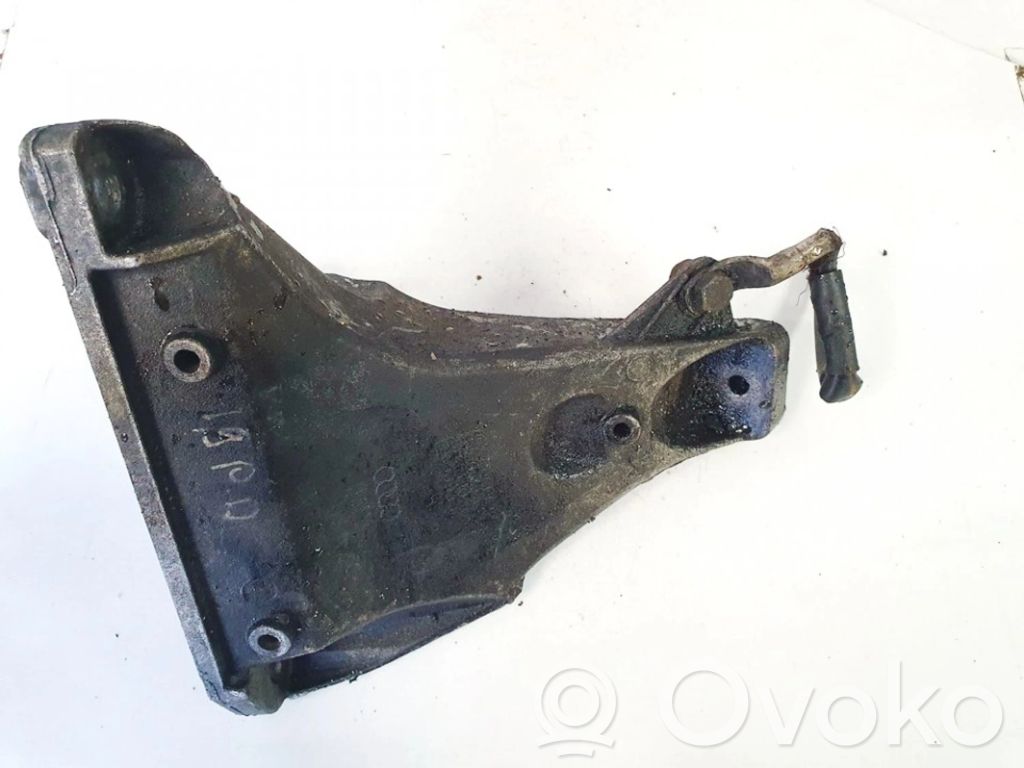 Łapa / Mocowanie silnika   8D0199308AB,8D0199308AB