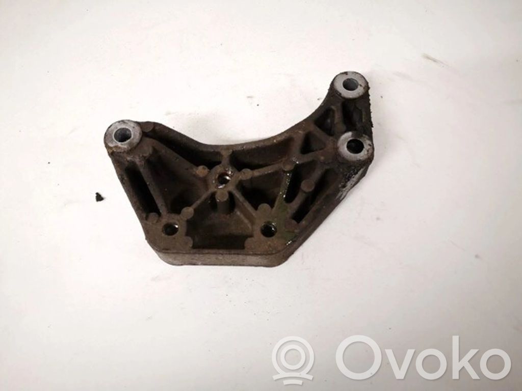 Engine mounting bracket   13130732,13130732