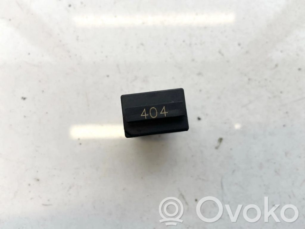 Alte relee   7M0951253C,95VW10K705EA,7M0951253C,95VW10K705EA,95VW10K705EA