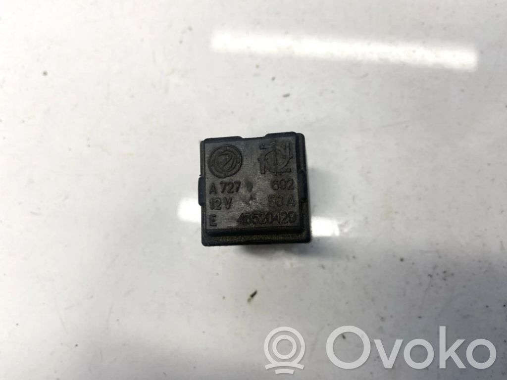 Otros relés   46520429,46520429
