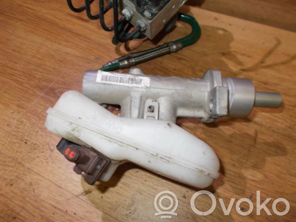 Główny cylinder hamulca   Y21818,Y21818