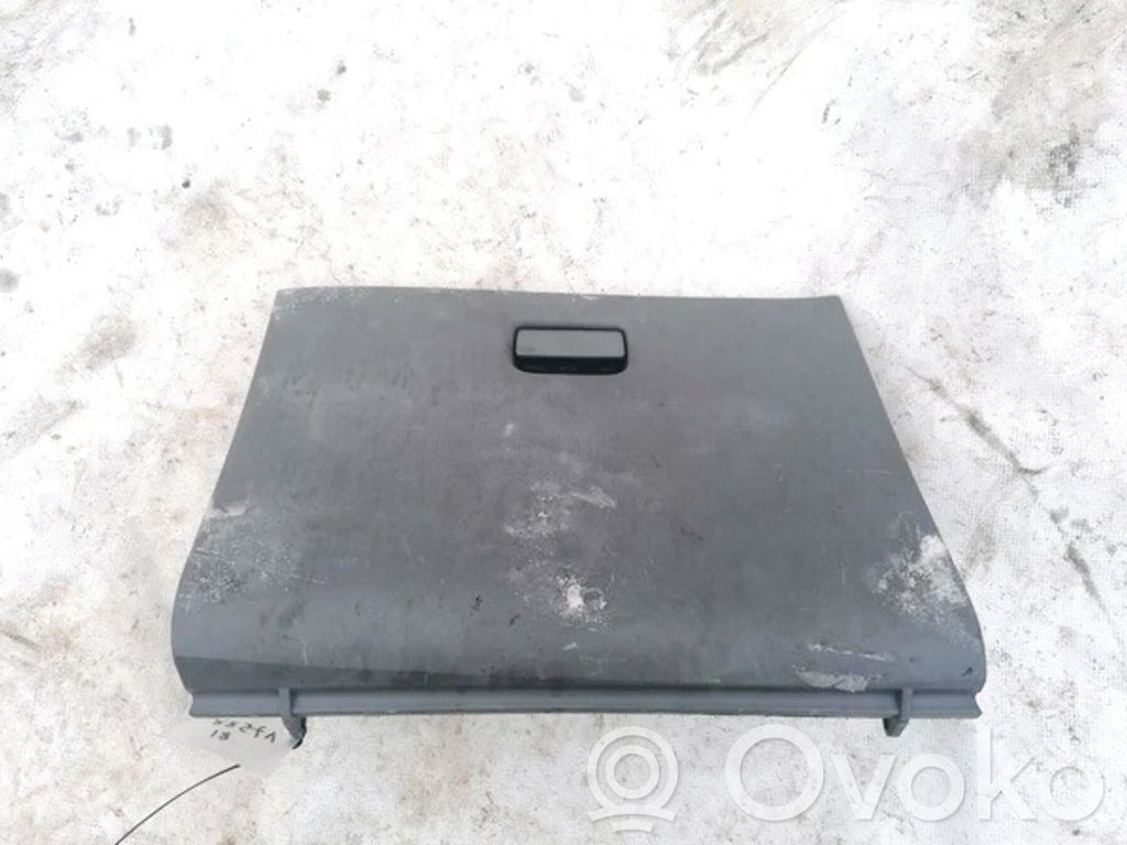 Nissan Almera Tino Guantera