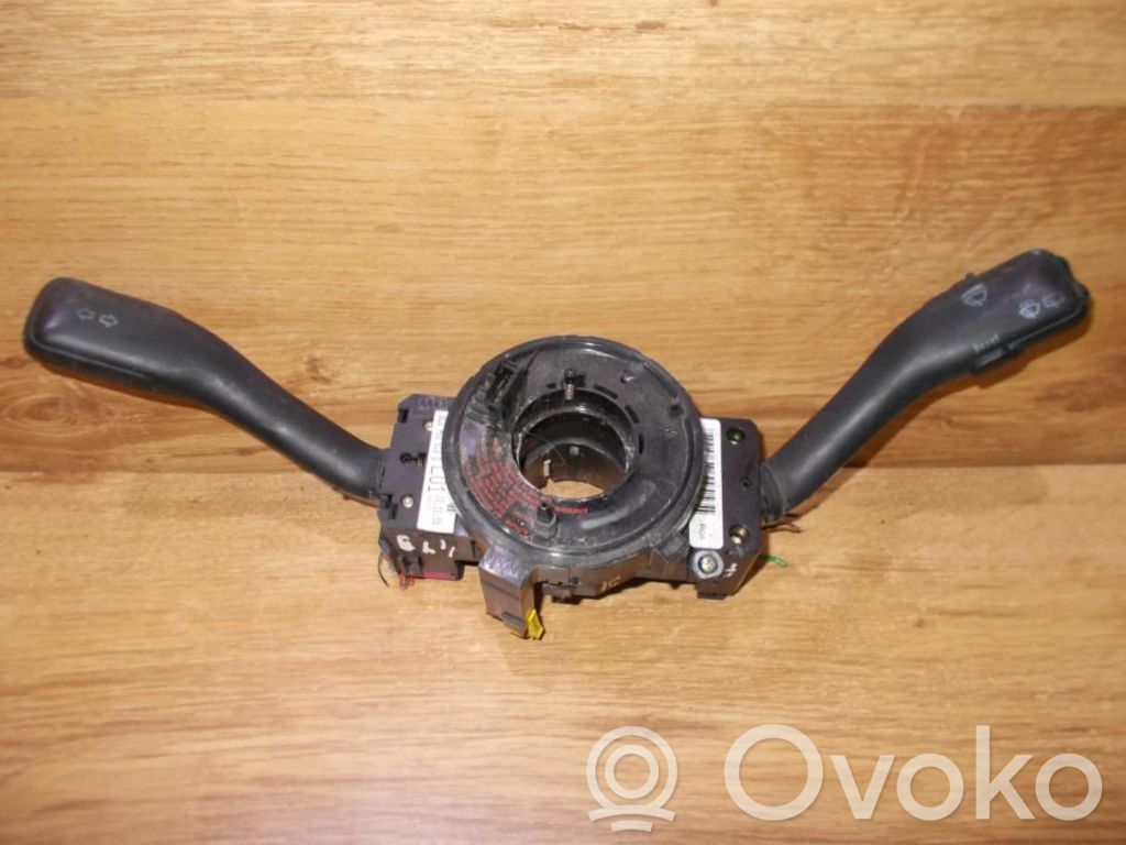 Skoda Fabia Mk1 (6Y) Leva/interruttore dell’indicatore di direzione e tergicristallo 