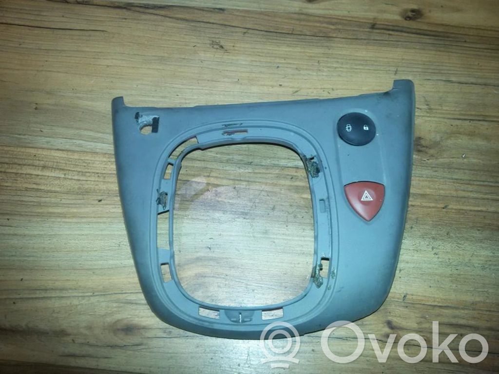 Botón interruptor de luz de peligro   8200407416,8200407416