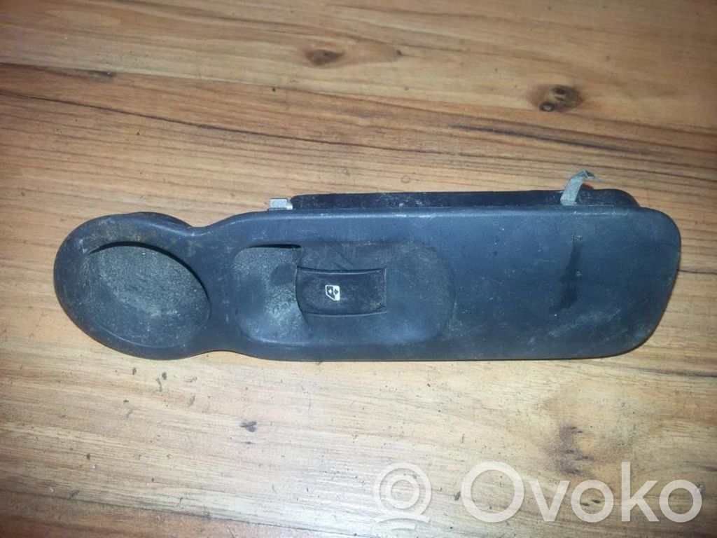 Interrupteur commade lève-vitre   8200278436,8200278436