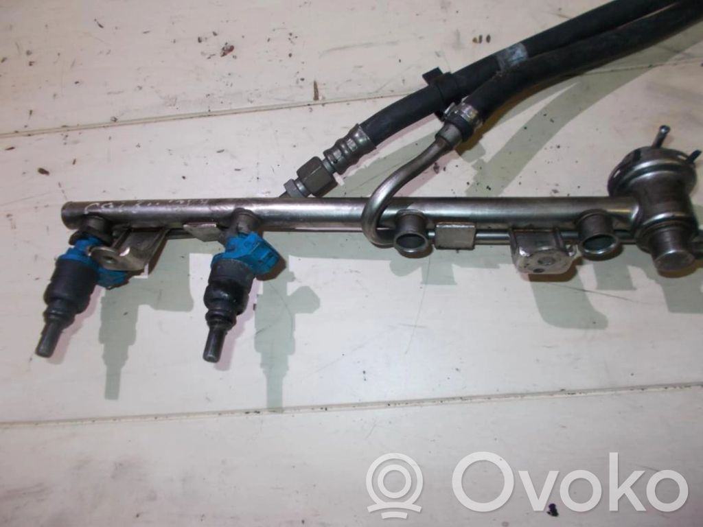 Audi A4 S4 B5 8D Rampă alimentare injectoare 