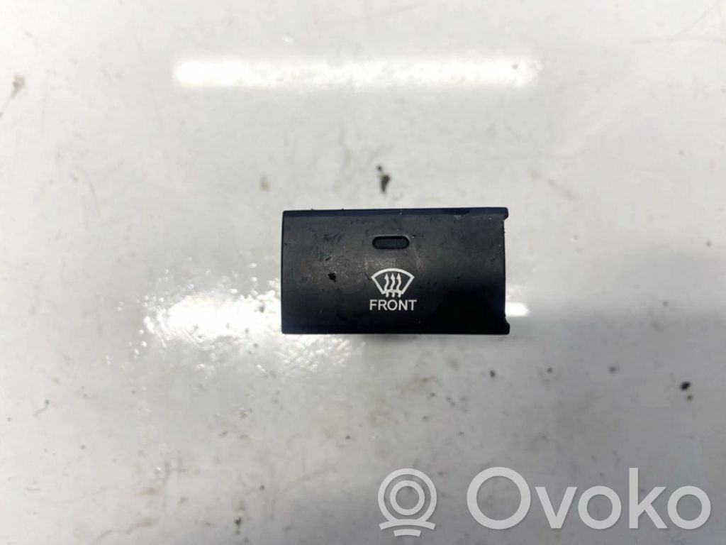 Hyundai Santa Fe Windscreen/window heater switch 