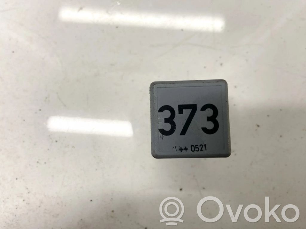 Otros relés   8D0951253A,V23134B52X301,8D0951253A,V23134B52X301