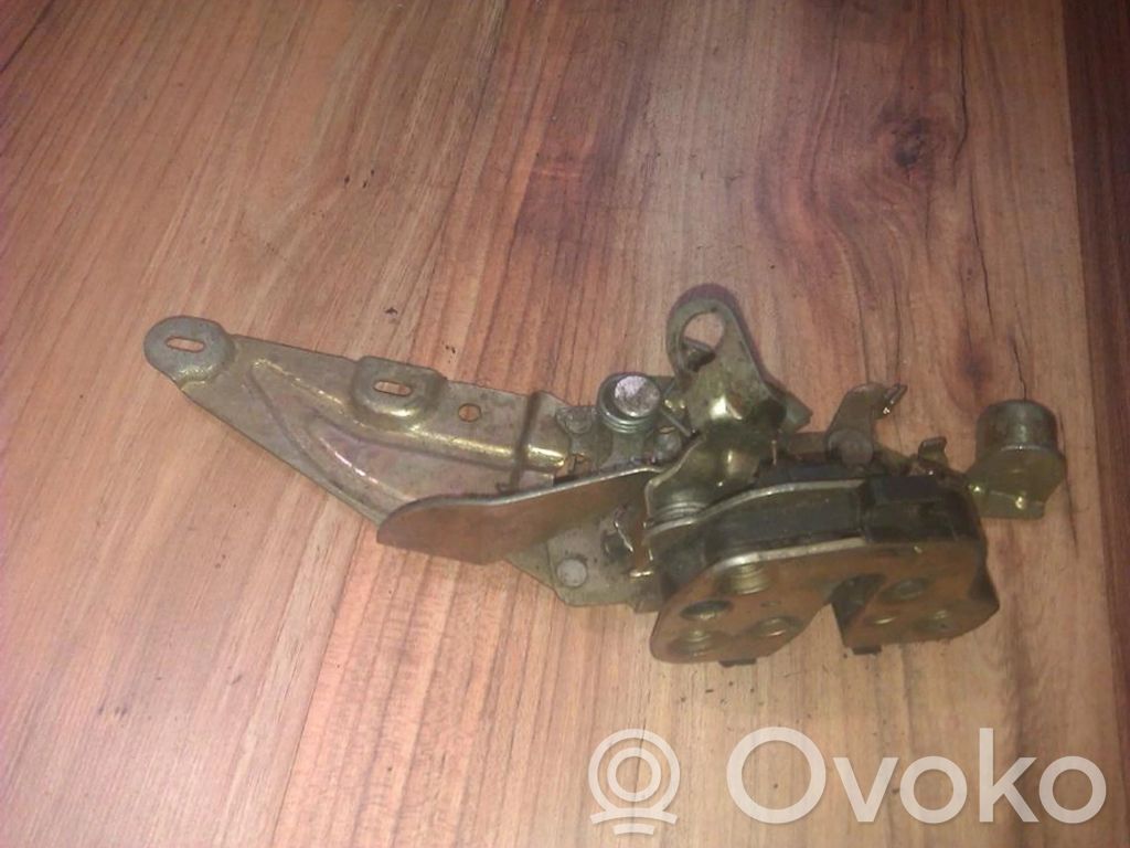 Opel Vectra A Takaoven lukko 