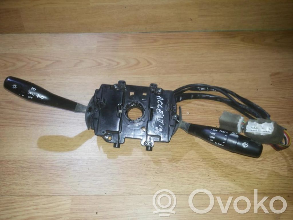 Hyundai Accent Commodo, commande essuie-glace/phare 