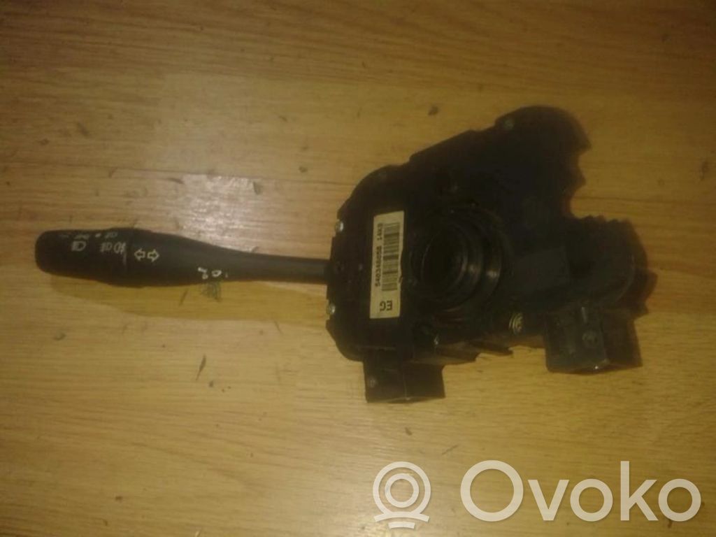 Nissan Primera Manetă semnalizator 