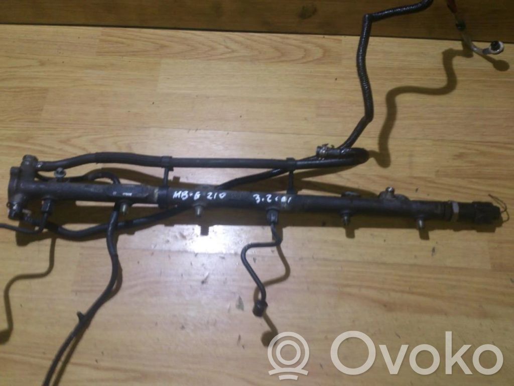 Mercedes-Benz E W210 Rampă alimentare injectoare 