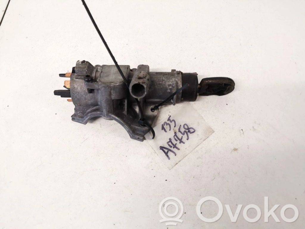 Volkswagen PASSAT B5 Contact aprindere 